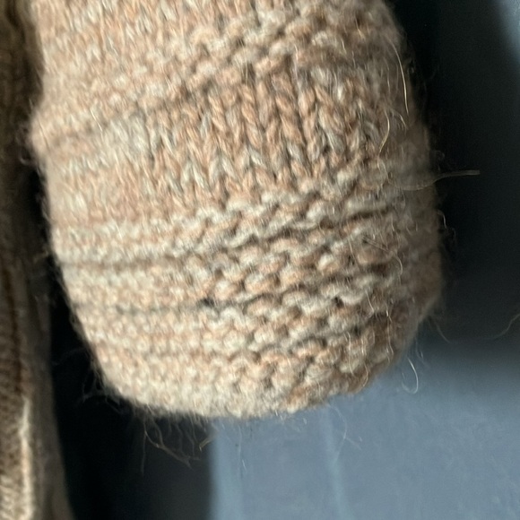 Banana Republic: Knit Sweater with braided collar short sleeves- Wool Blend- XS - Picture 11 of 16